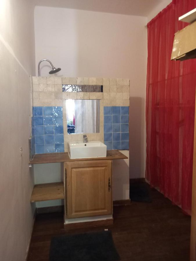 Espace Bien-Etre Sauna Infrarouge 萨雷尔讷 外观 照片